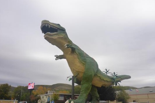 World's largest dinosaur statue in Drumheller Alberta