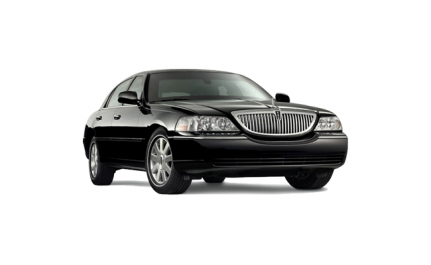 2-4 passengers town car