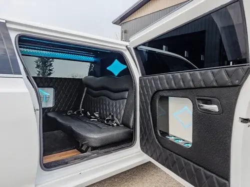 ampm-chrysler-300-fifth-door-interior