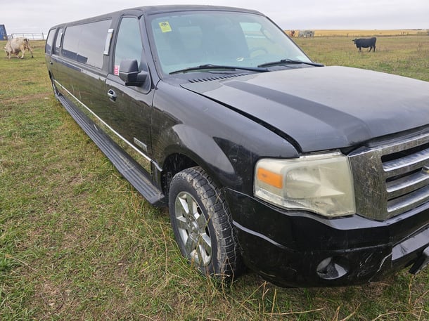 ampm-ford-expedition-stretched-suv-out-to-pasture