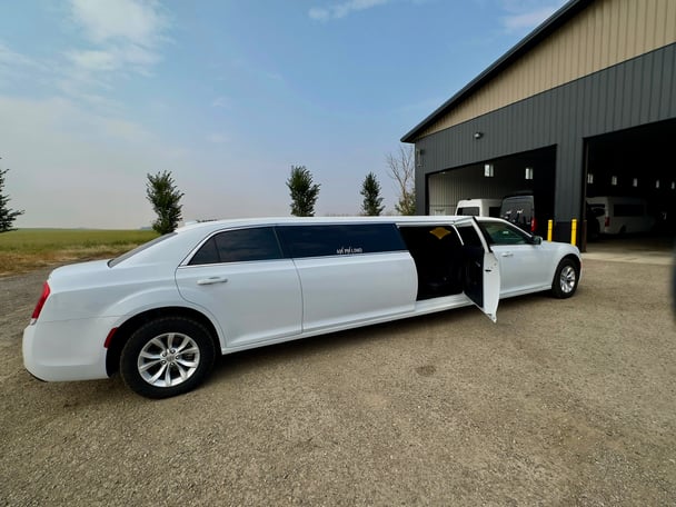 ampm-limousine-fifth-door-easy-entry