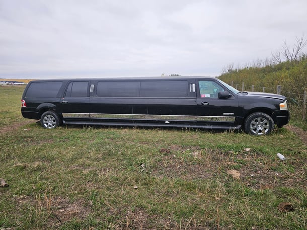ampm-retired-ford-expedition-stretched-suv